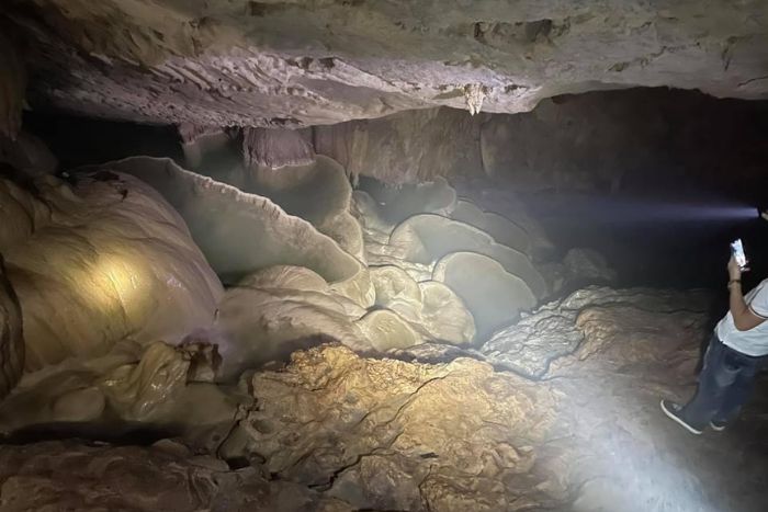 Nam Tan cave - The most beautiful cave in Ha Giang not to be missed