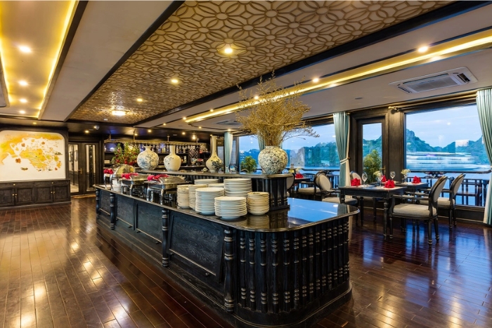 Luxurious with large capacity restaurant on board