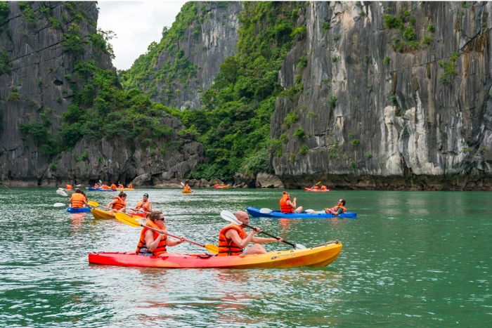 Kayaking - Halong bay's new adventure 