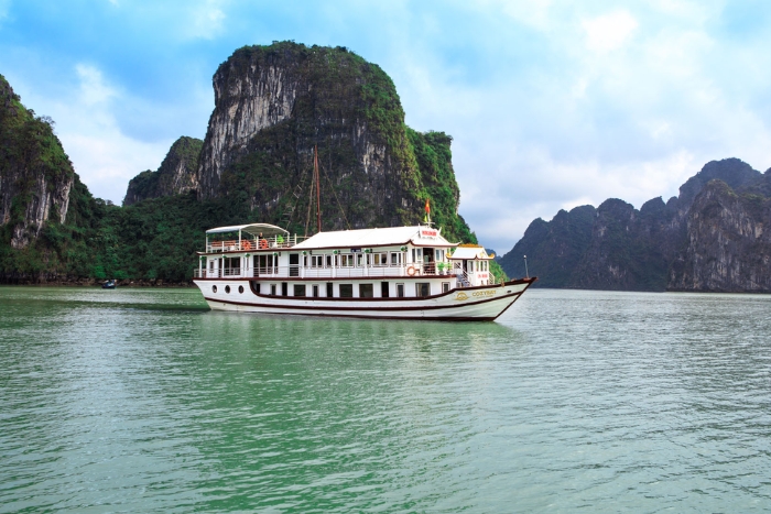 Cozy Bay Cruise in Halong Bay