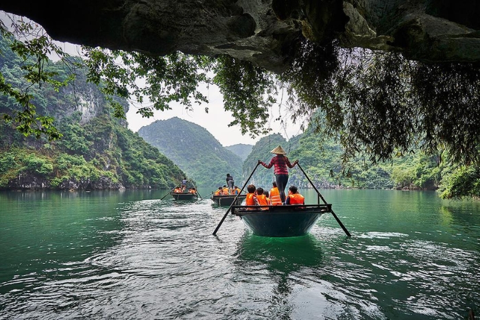 Explore Luon cave 