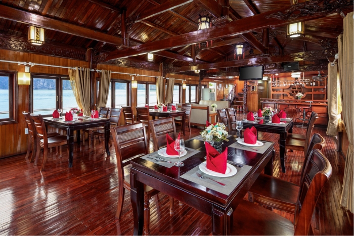 Enjoy your best meals in traditional restaurant 