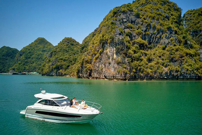 Private boat for from Halong Bay to Lan Ha Bay.