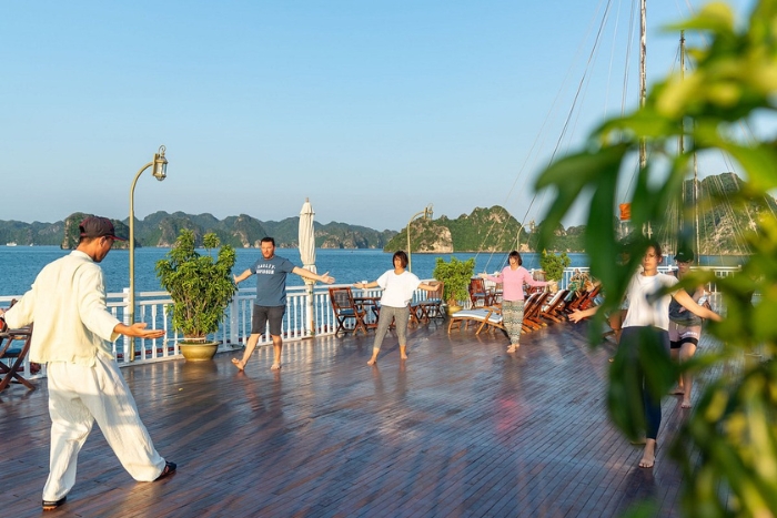 Tai Chi on board: body awakens, mind calms