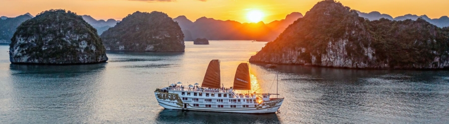 Travel Halong Bay on a cruise
