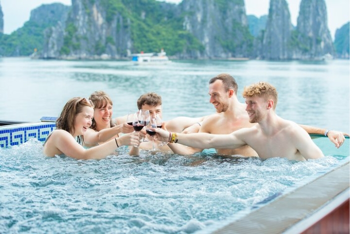 Enjoy all comfortable service on luxury Lan Ha bay cruise