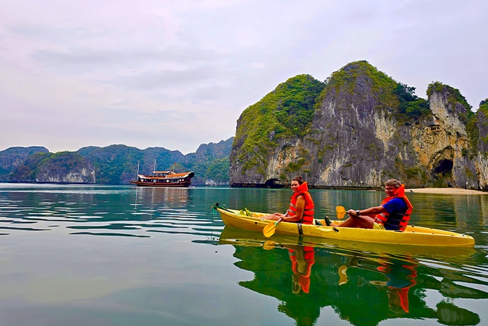 Kayaking in Lan Ha bay cruise itinerary 