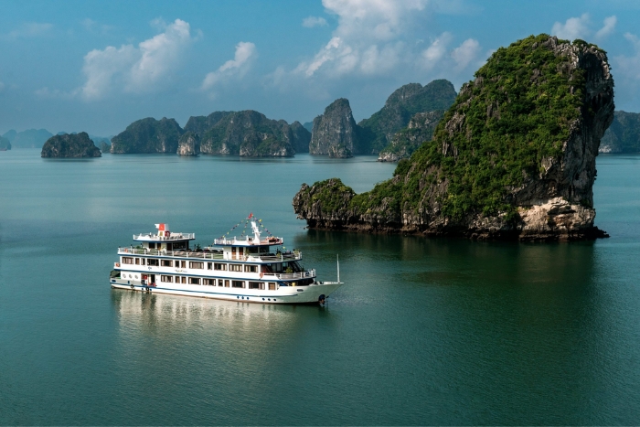 Halong Bay Cruise Tips: Explore Bai Tu Long Bay for a Peaceful Escape