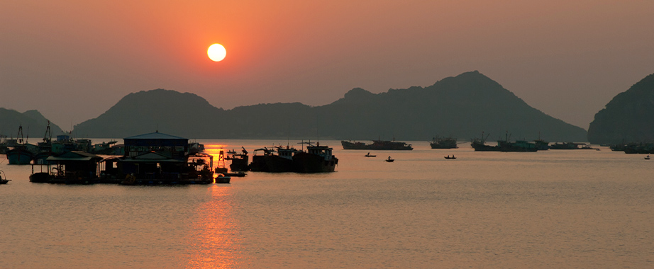 Sunrise in Halong Bay