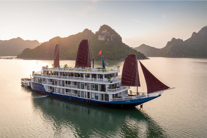 Verdure Lotus Classic, 4 stars cruise Halong bay