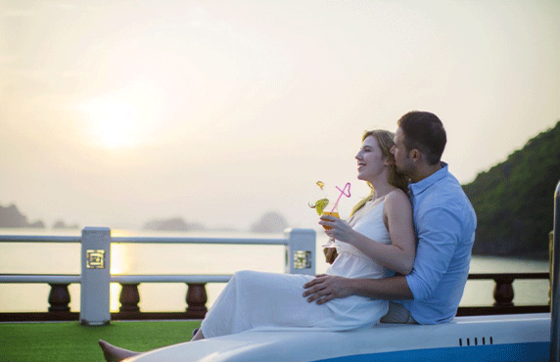Top 18 Must-Do Luxury Cruises In Halong Bay, Vietnam
