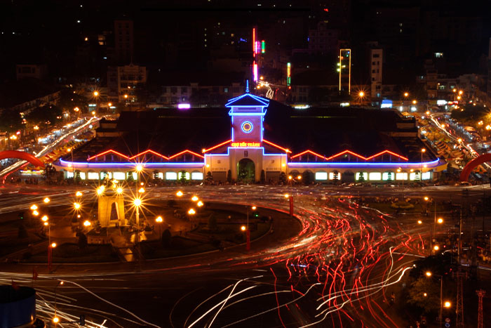 Ben Thanh Market at night