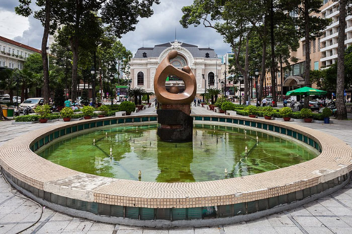 The statue 