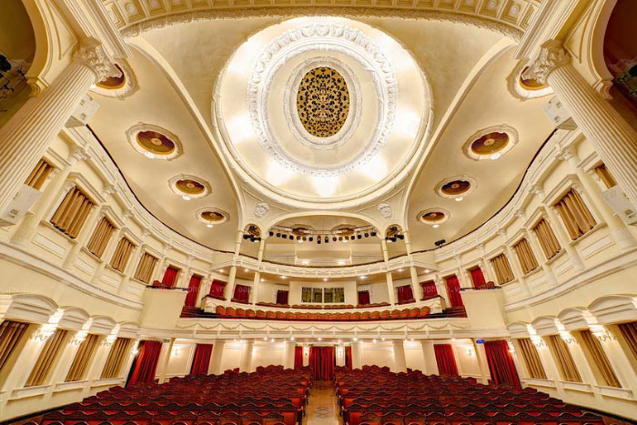 The inside of the opera house