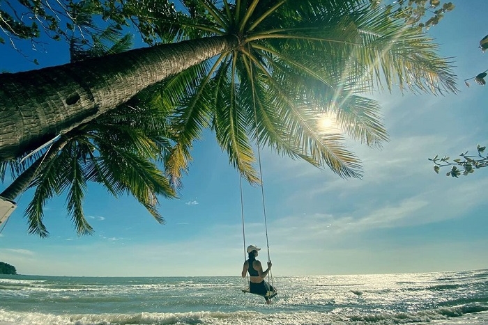 Bai Sao in Phu Quoc, a lively beach with a lively rhythm