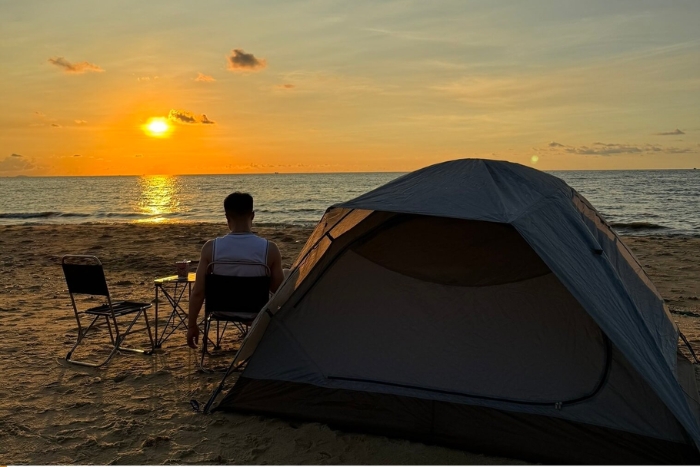Camping overnight at Bai Ong - a magical way to end a day trip to Cu Lao Cham