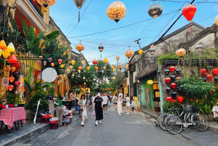 Wandering freely through Ancient Town