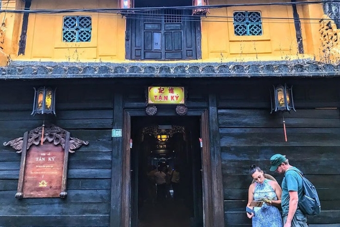 Visit Tan Ky Old House