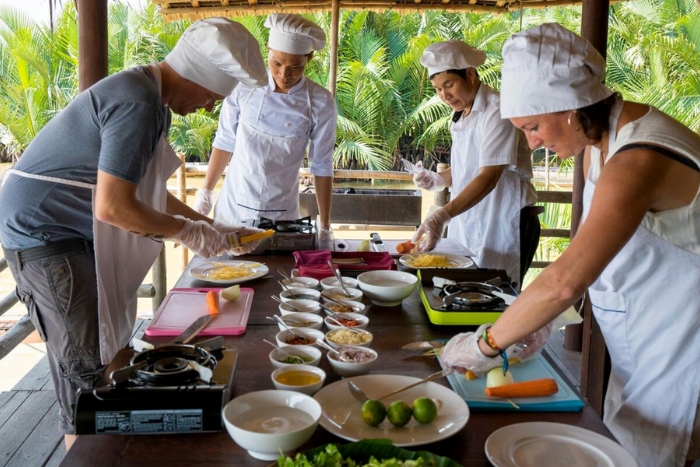 Cooking class in Tra Que village