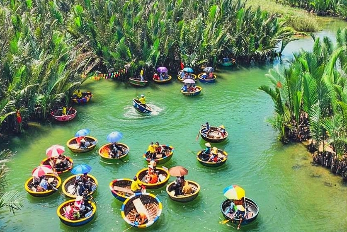 Cam Thanh (water coconut village)