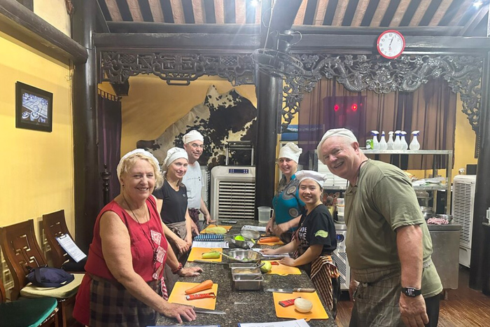Where to eat in Hoi An? Don't miss Xoai Xanh restaurant