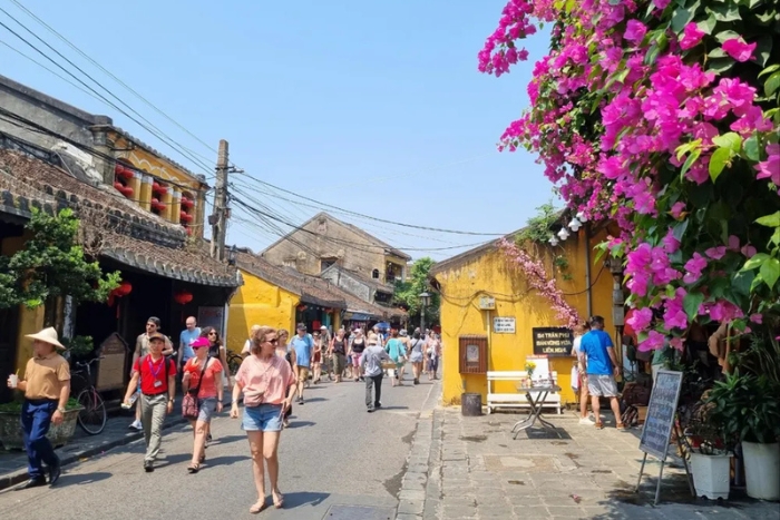 Girls' weekend in the enchanted streets of Hoi An