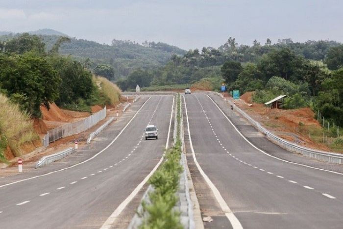 Panoramic route toward a peaceful province