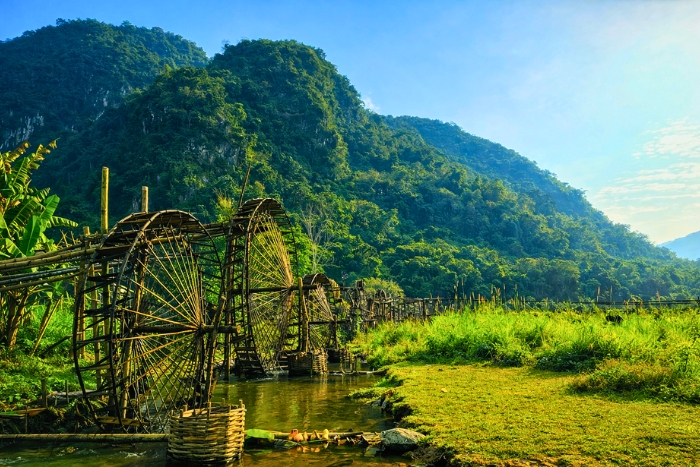 The bamboo water wheels of Cham Stream, symbols of ancestral know-how
