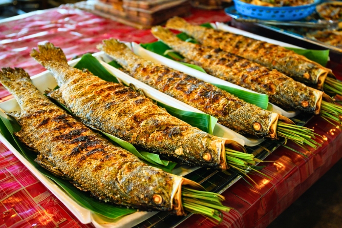 Local flavors around grilled river fish in Mai Chau