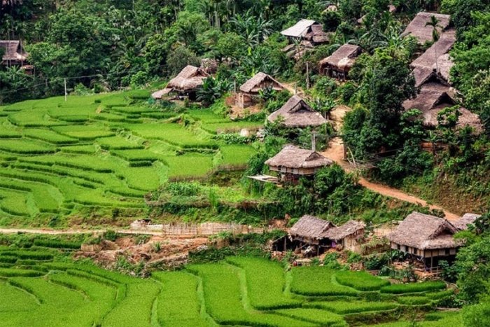 The stunning natural landscapes of Kho Muong Village in Pu Luong