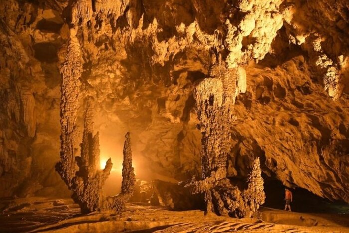 Explore the most exquisite caves in the Mai Chau