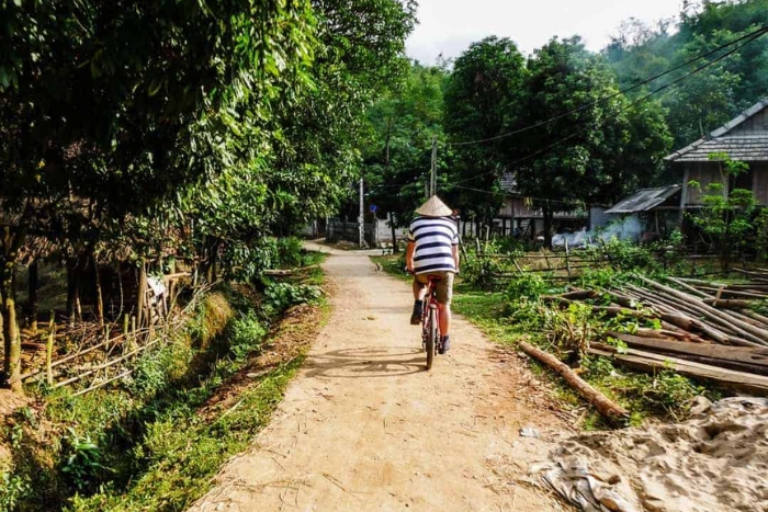 Bike ride in Mai Chau