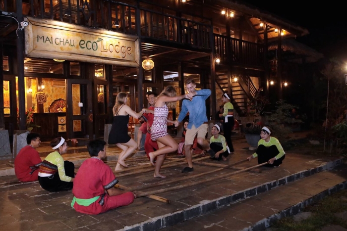 Traditional dance performance at Mai Chau Ecolodge