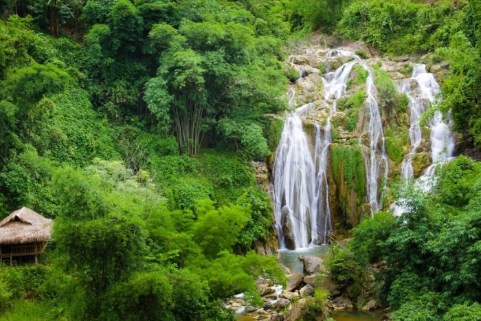 Go Lao Waterfall, a refreshing spot in the heart of the mountains