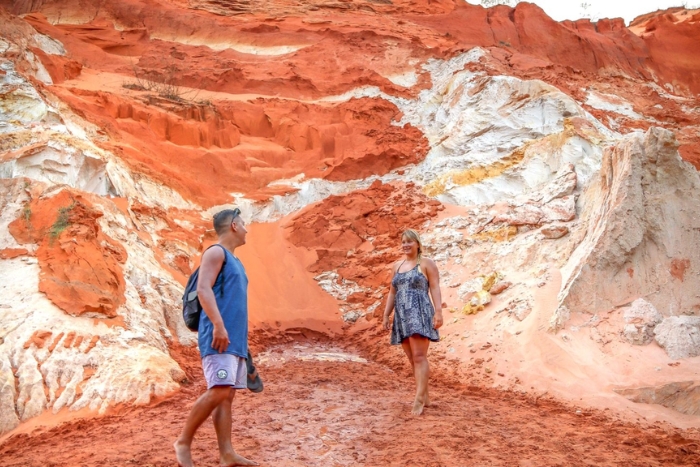 Discover Fairy Stream (Suoi Tien), one of the best Mui Ne family activities