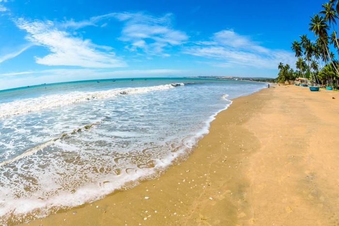 The Mui Ne Saigon 5 days trip began under beautiful weather