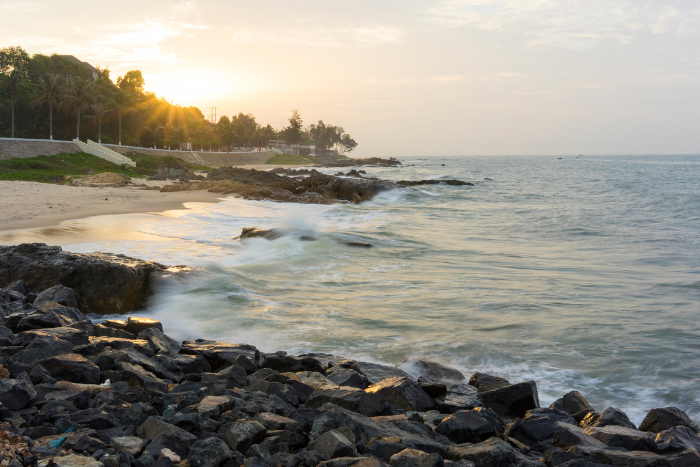 The stunning Mui Ne beach at sunrise