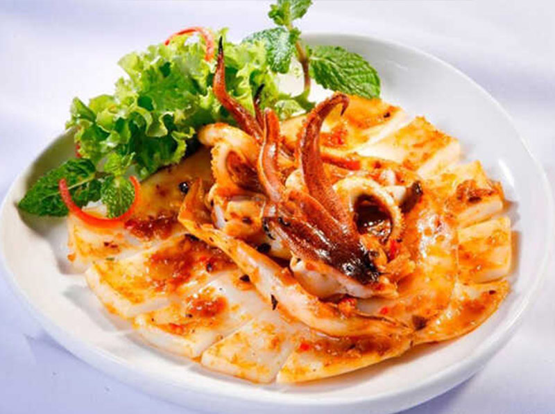 Grilled one-sun-dried squid