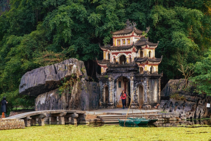 Peaceful atmosphere at Bich Dong Pagoda