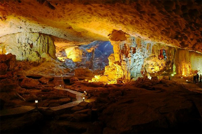 Nguoi Xua Cave