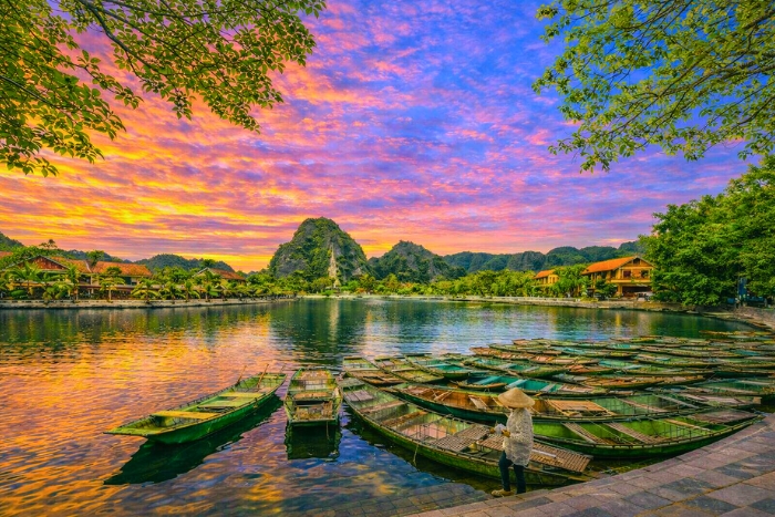 One-day excursion to Tam Coc adapted to seniors