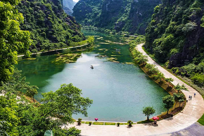 Am Tien cave, best must-see place in Ninh Binh