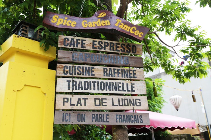 Spice garden Tam Coc Signboard
