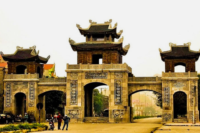 Knowing more about Vietnamese history by visting Hoa Lu