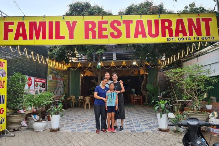 Family restaurant Ninh Bình