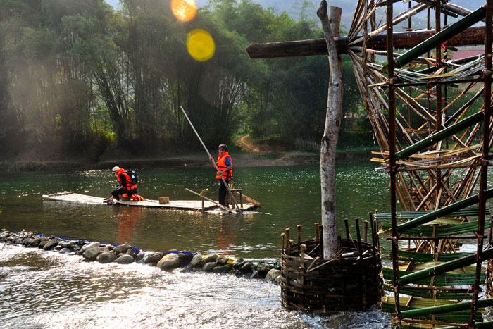 Bamboo rafting on Cham stream