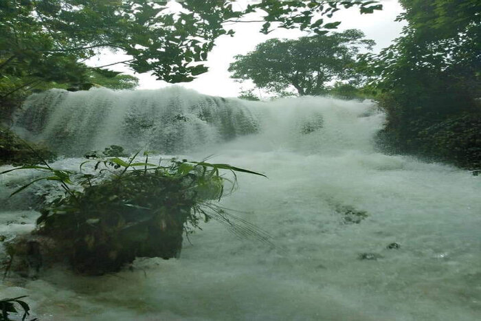 Hieu Waterfall in Pu Luong
