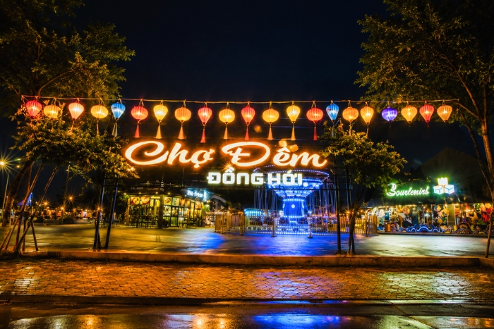 Immersion in the lively atmosphere of the Dong Hoi Night Market