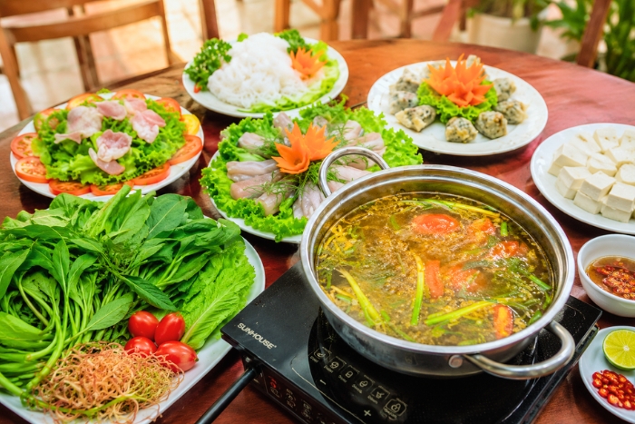 Savor seafood specialties in Dong Hoi at lunchtime
