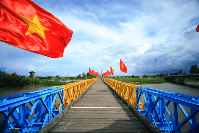 Hien Luong Bridge and Ben Hai River